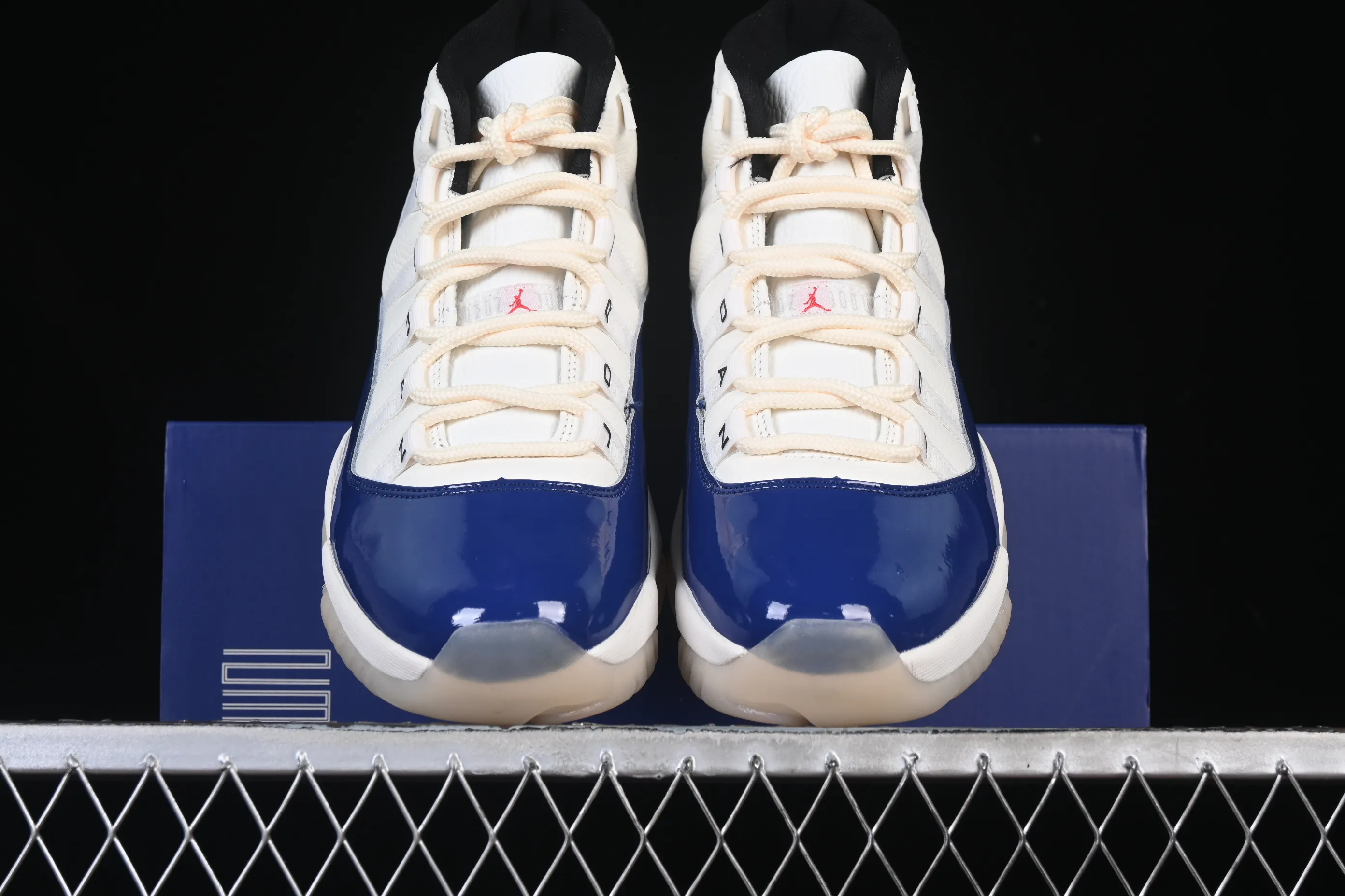 All Categories Air Jordan Jordan Series Basketball Shoes Air Jordan 11 F Version Air Jordan 11 Retro "Rare Air" AJ11 Joe 11 Royal Blue Real Standard Real Carbon High Top Basketball Shoes IH0296-400